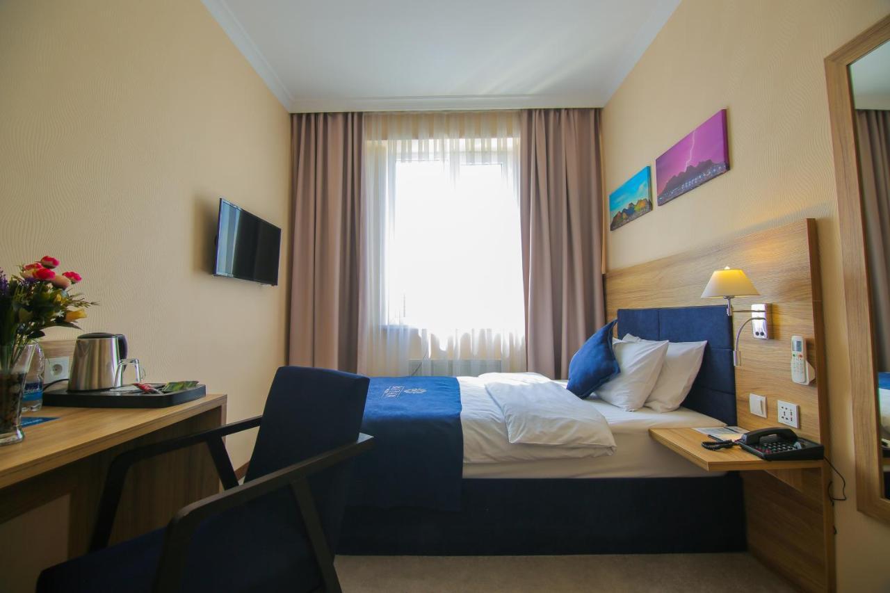Rayan Hotel Osh Exterior foto